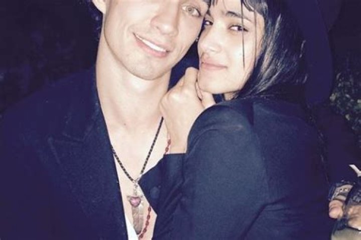 Robert Sheehan Net Worth, Age, Girlfriend, Family, Biography & More