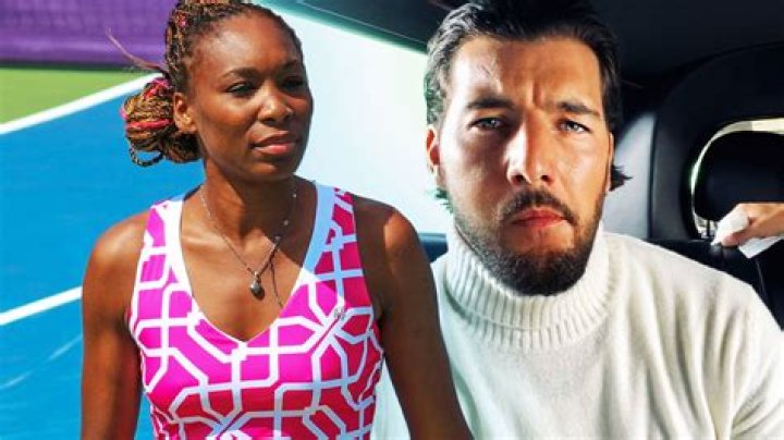 Serena Williams shares sneak peek of her commercial with Lincoln Motors sporting her baby bum |